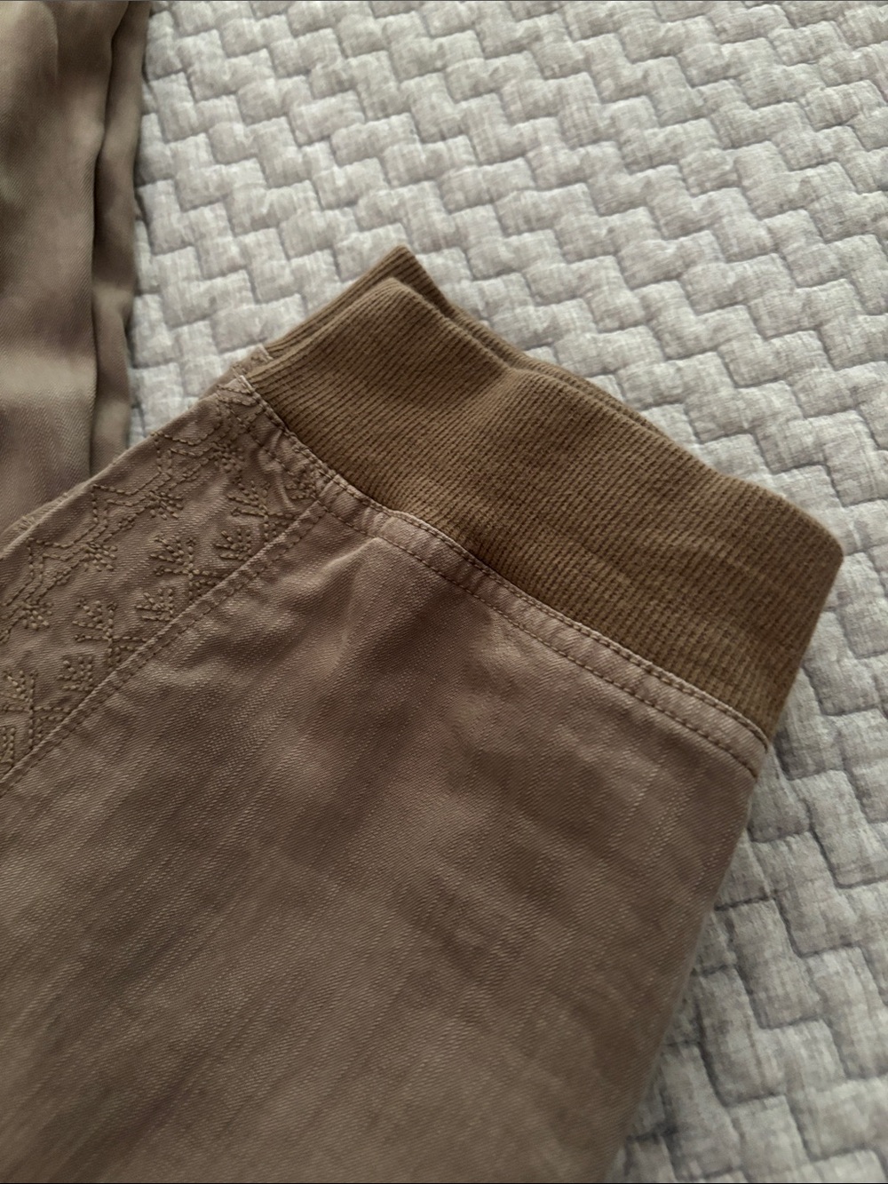 Joggers - Picture 6 of 7